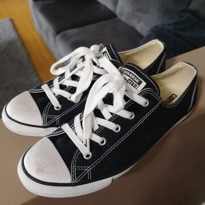 Low ankle black converse shoes